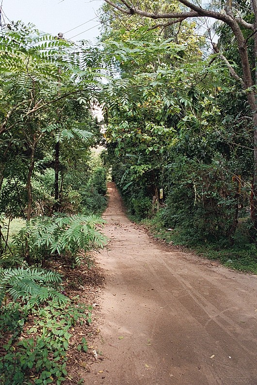 AA002