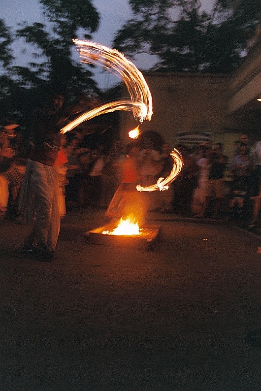 AA012