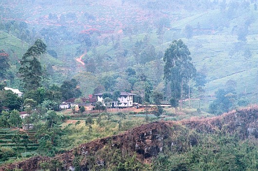 AA002